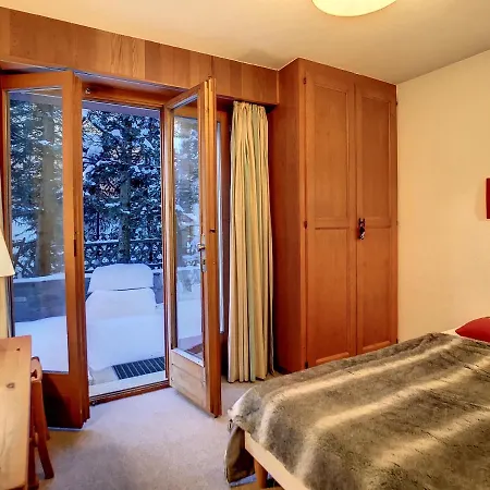 Porthos 29-30 公寓 *